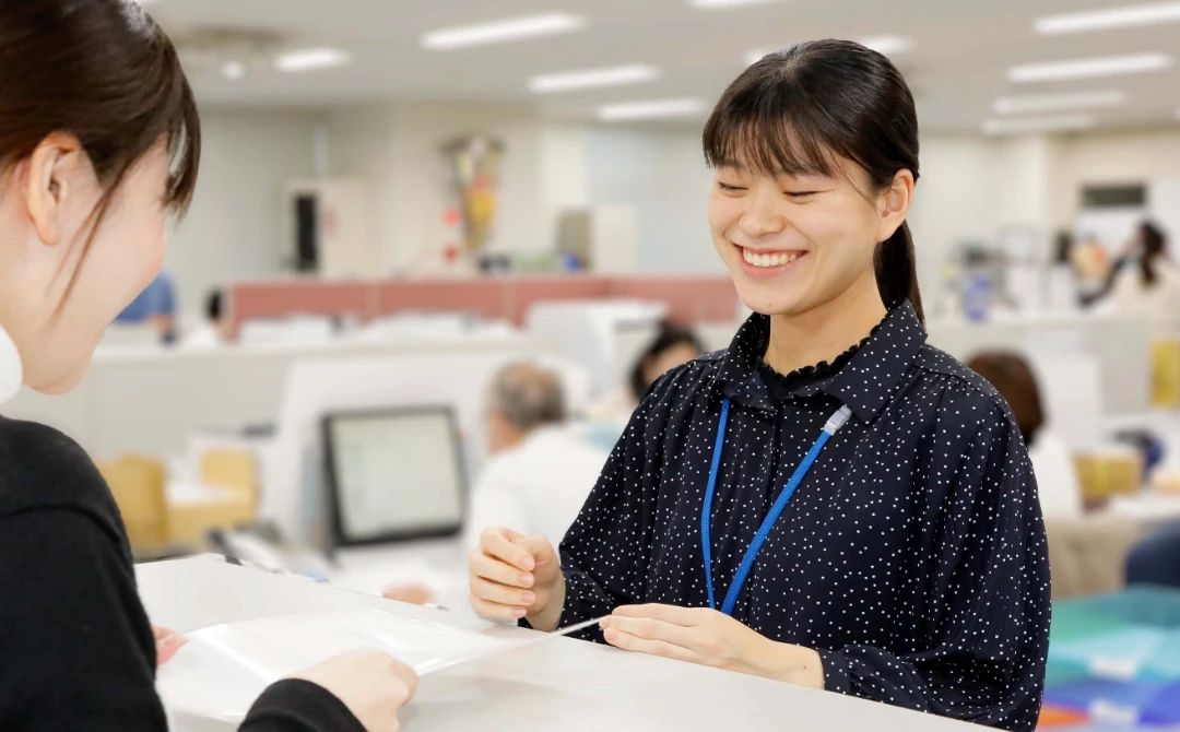 社員と話す総務人事部